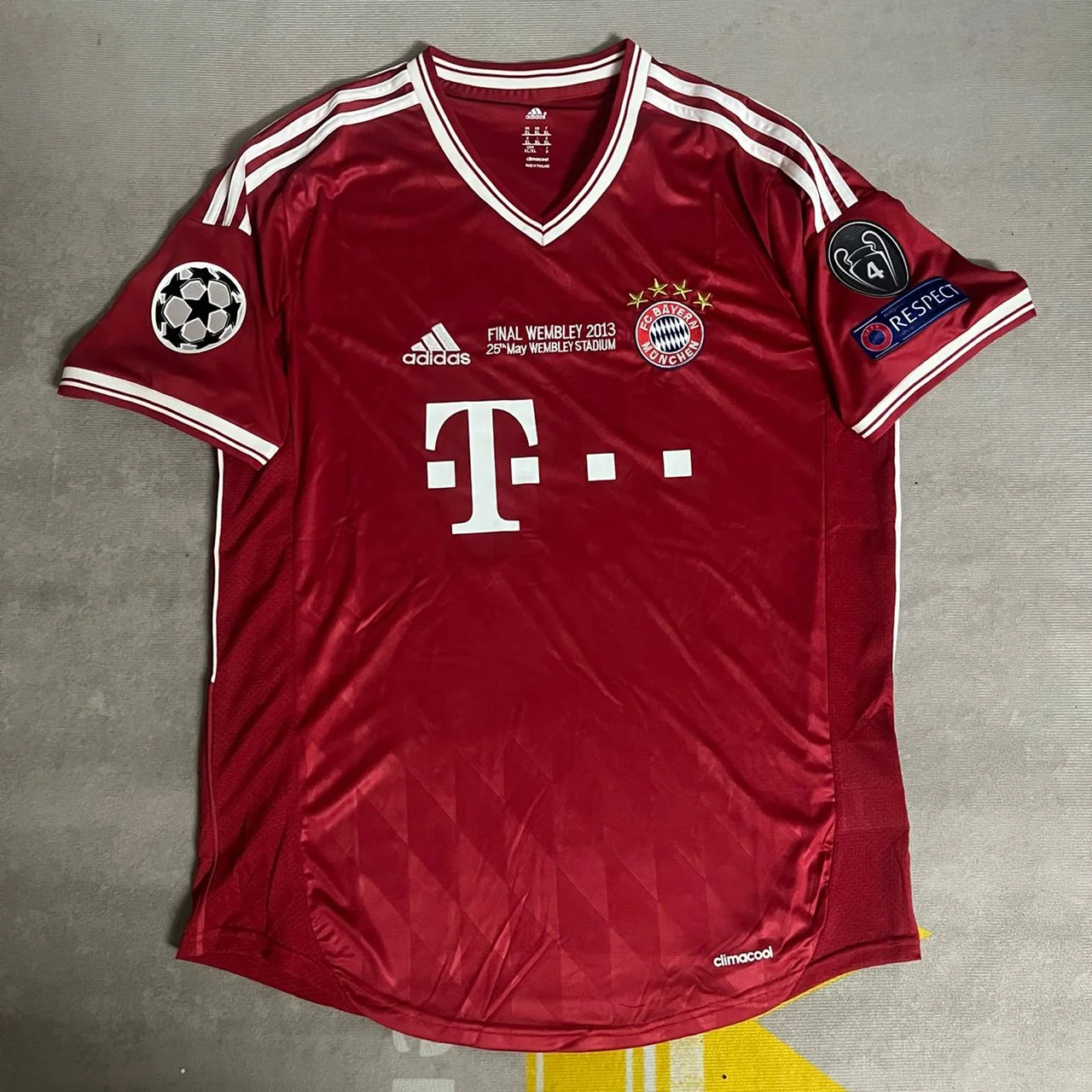 UNIFORME HOME BAYERN 2013 ROBBEN #10