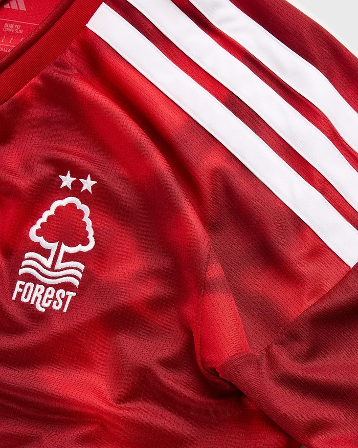UNIFORME NOTTINGHAM FOREST HOME 26/27
