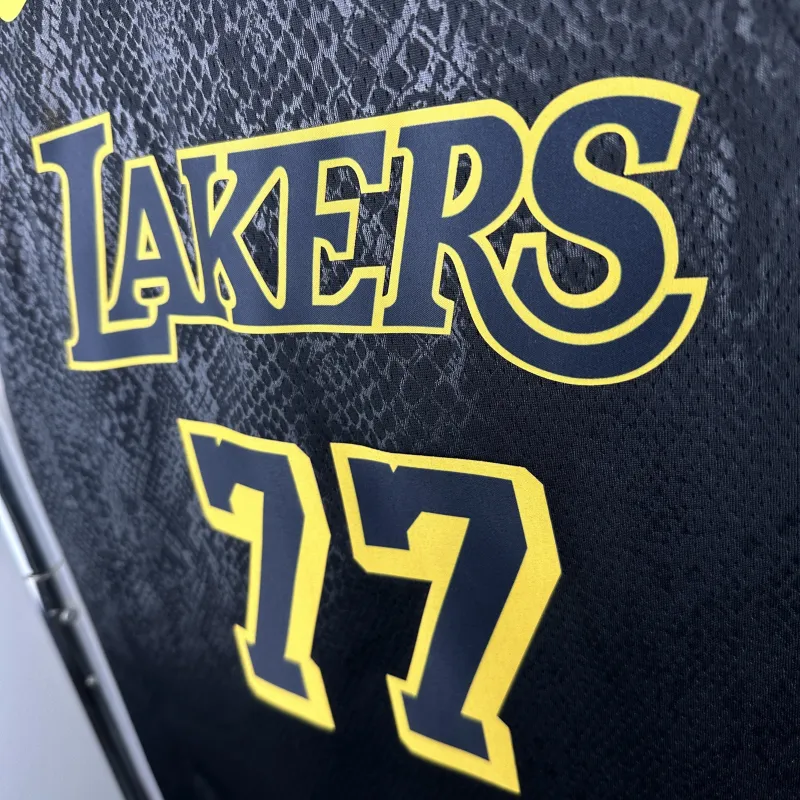 UNIFORME LAKERS BLACK MAMBA