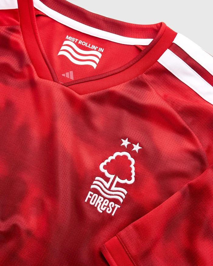 UNIFORME NOTTINGHAM FOREST HOME 26/27